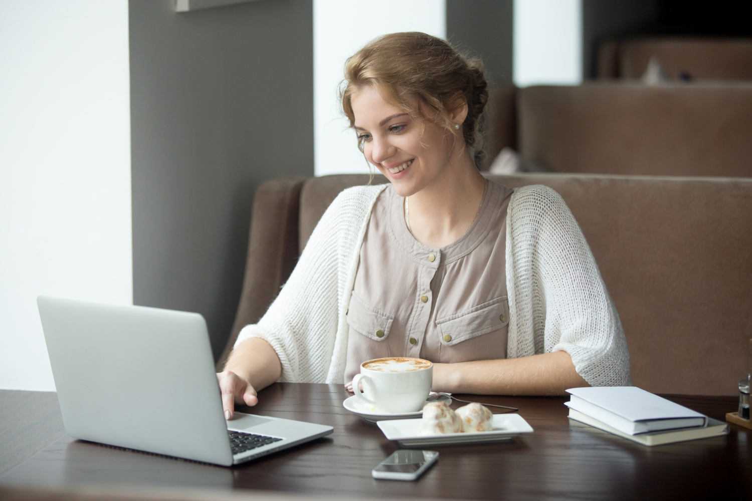 Более 100 тысяч услуг оказало региональное  Отделение Соцфонда костромичам с начала года